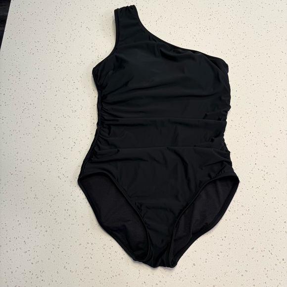 Time and Tru One Shoulder Ruched One Piece Swimsuit Women’s Medium 8-10 Black - Picture 2 of 6